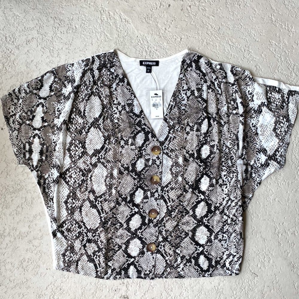 NWT Express Dolman Button Front Top
